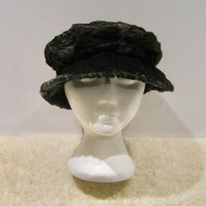 Denis Hivon Fourrures Fur/Suede Bucket Hat